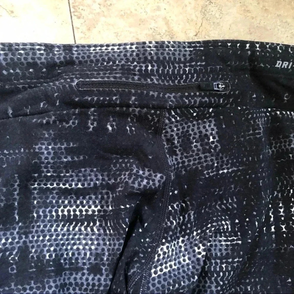 Nike Luxe Printed Reflective Running Tight - Picture 8 of 9